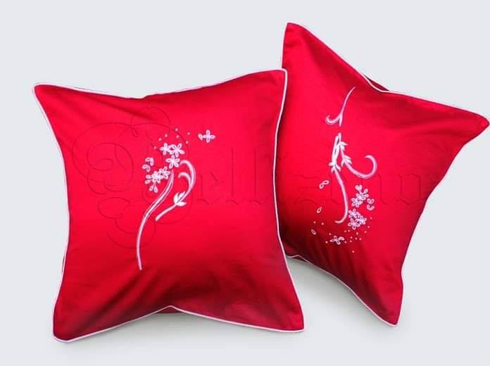 Sense of love vỏ gối sofa - đỏ đun
